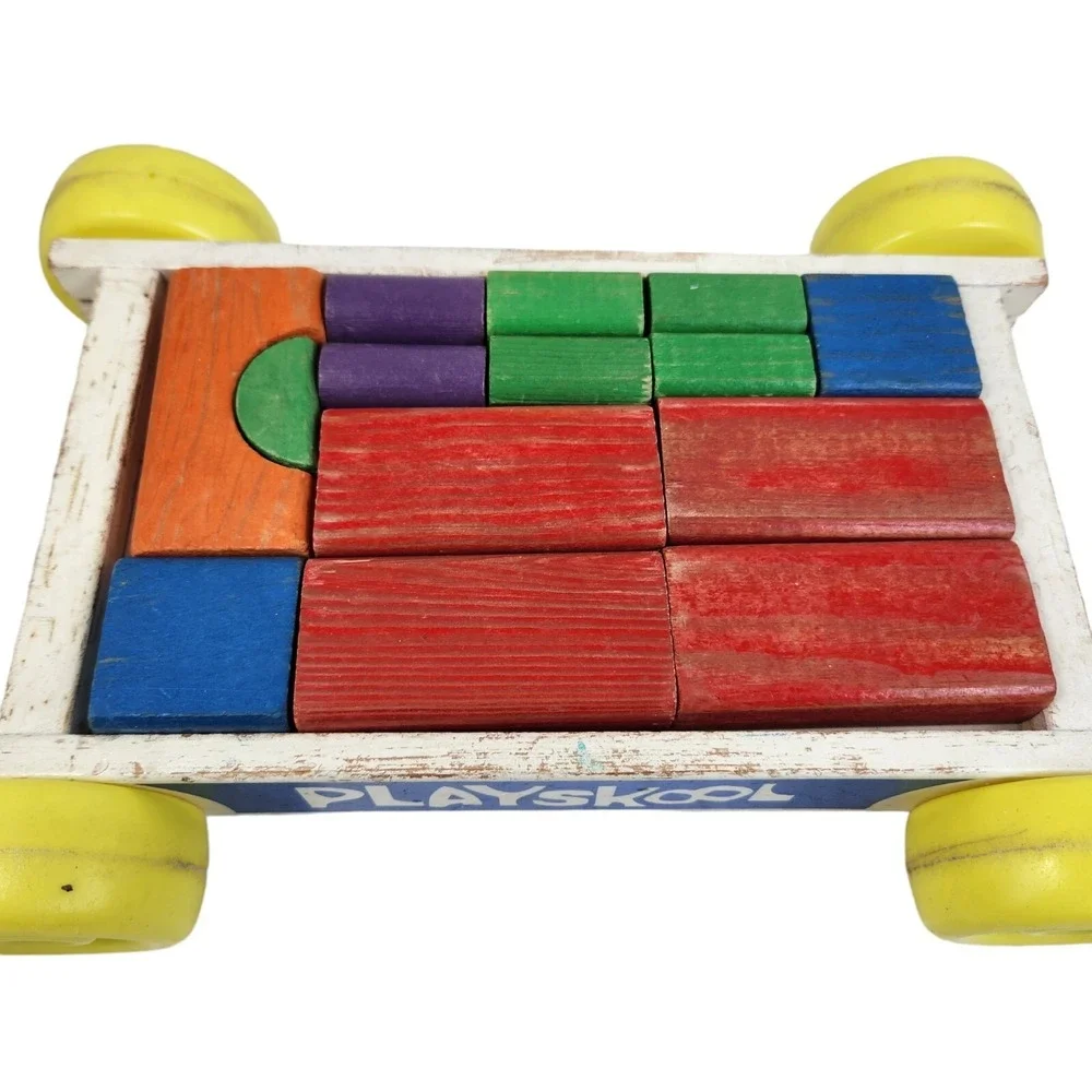 Vtg 70s Playskool Pull Toy Wooden Wagon w Complete Set Of Colorful Wooden Blocks